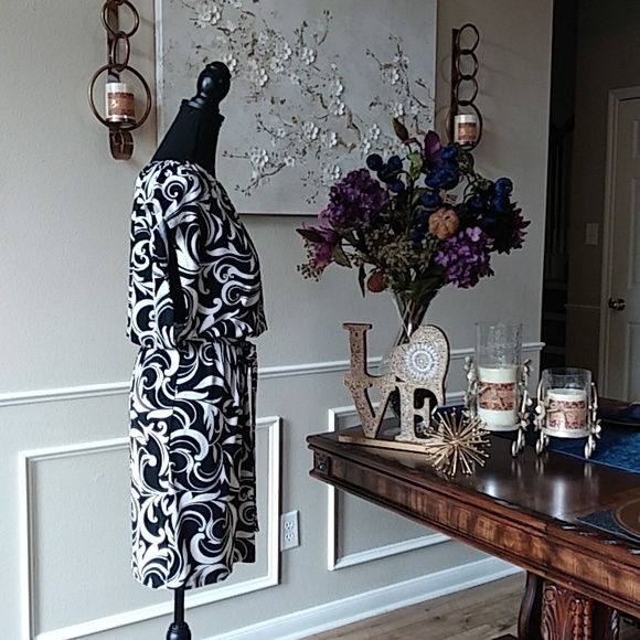 NWOT Black And White Belted Mini Dress By Enfocus Studio. Size 6 - Picture 8 of 17